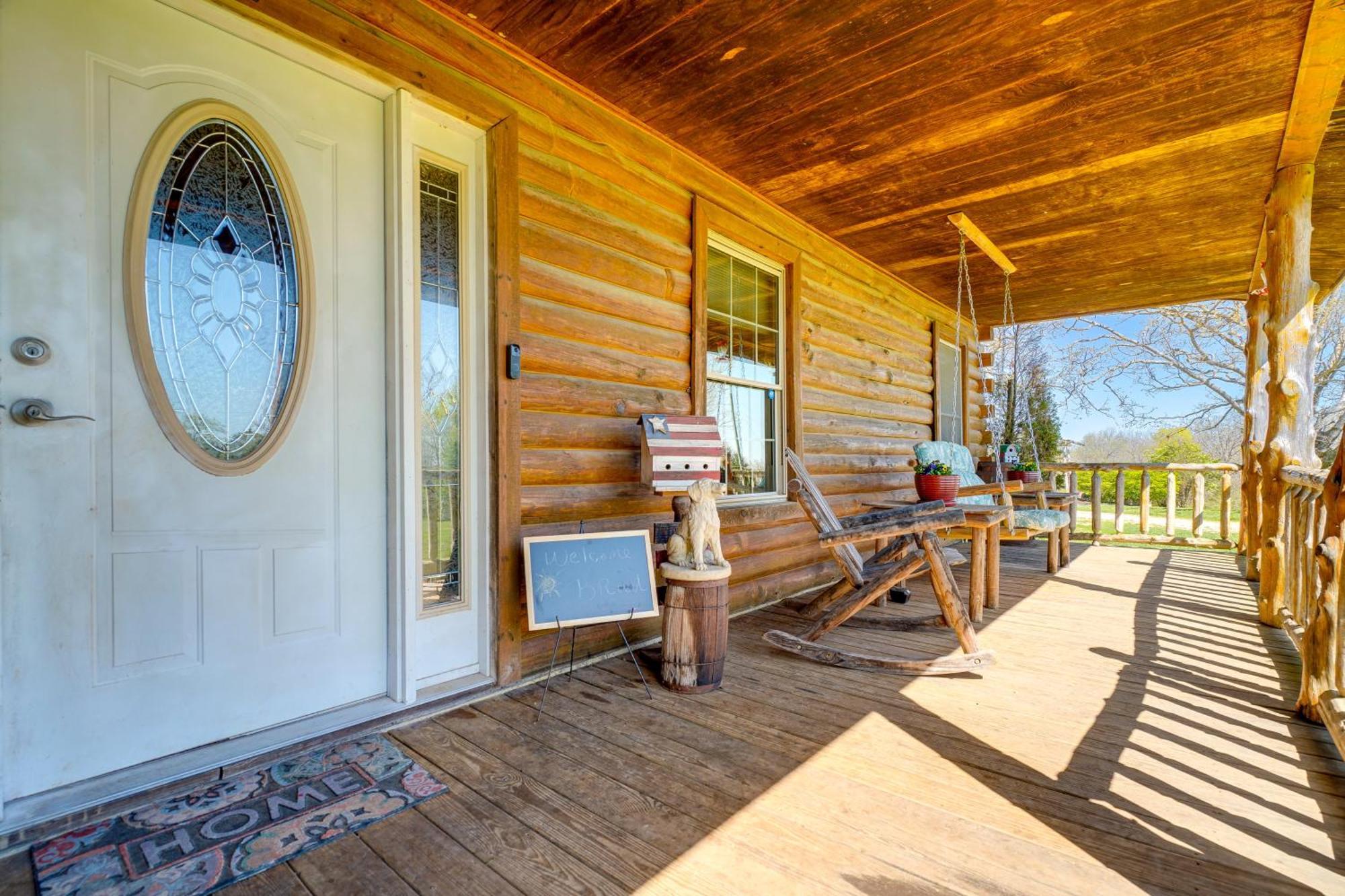 Spacious Ozarks Family Home - Private Pool And Grill Bourbon Экстерьер фото