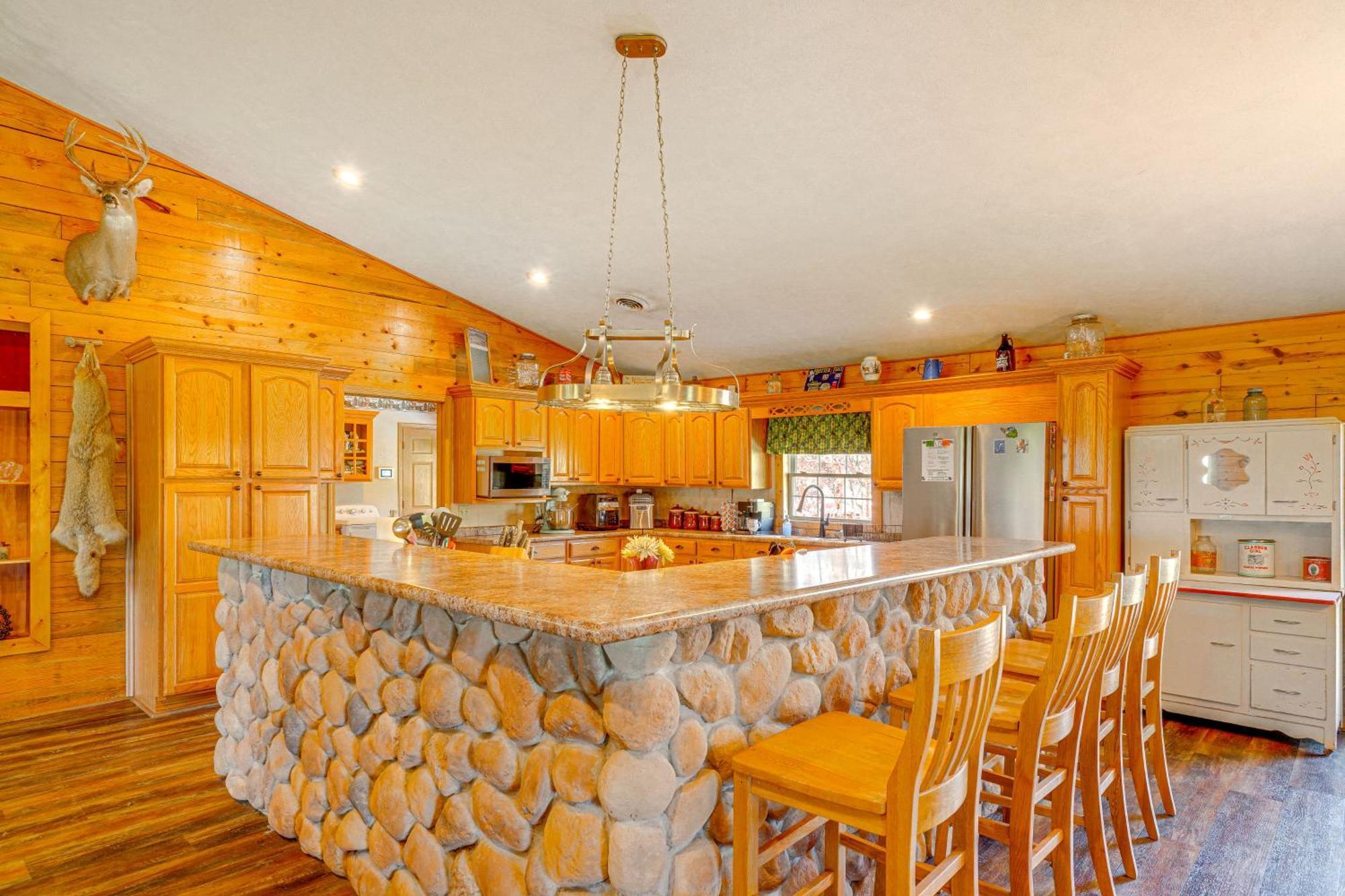 Spacious Ozarks Family Home - Private Pool And Grill Bourbon Экстерьер фото
