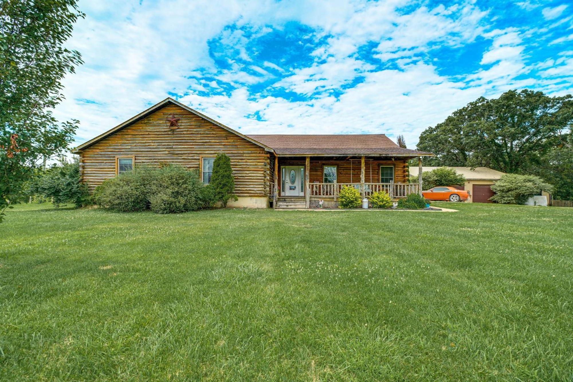 Spacious Ozarks Family Home - Private Pool And Grill Bourbon Экстерьер фото