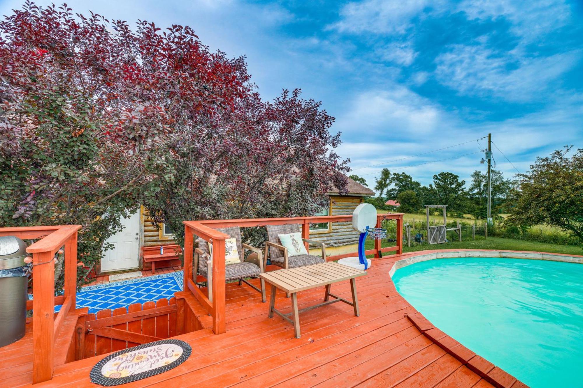 Spacious Ozarks Family Home - Private Pool And Grill Bourbon Экстерьер фото